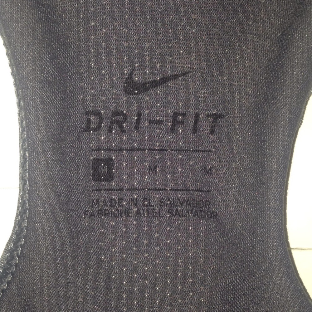 ❤️Nike Shirt ❤️ - Picture 3 of 4